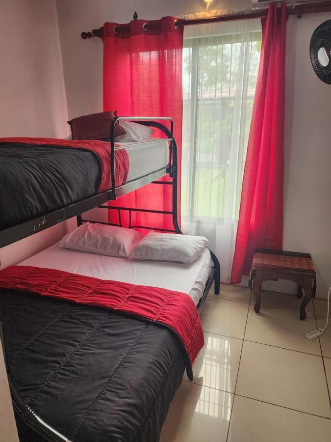 Elegant Villa In La Fortuna With Spacious Backyard Plus Very Private Pool & Parking מראה חיצוני תמונה